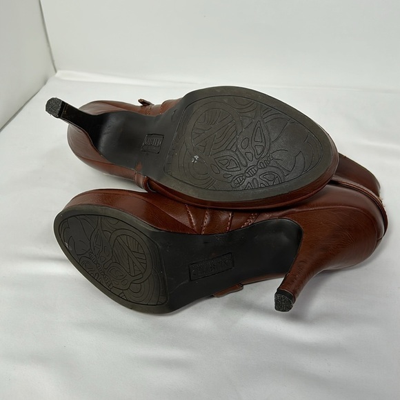 KENNETH COLE UNLISTED Size 8MHigh Heel Ankle Boots Womens Zipper Brown. - Picture 8 of 12